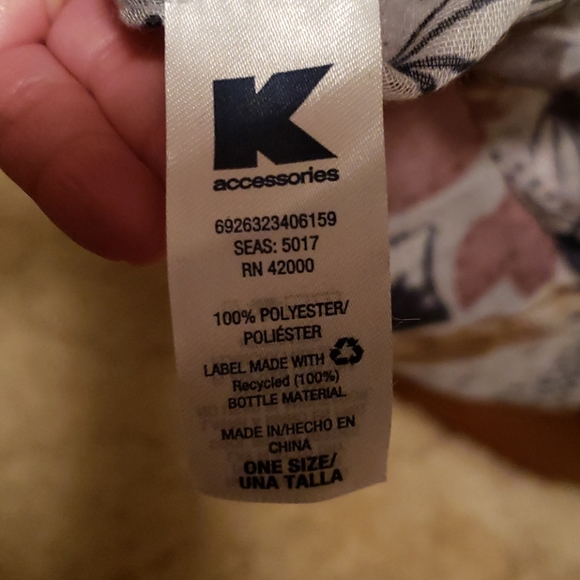 Multicolored thin scarf. - Picture 3 of 4